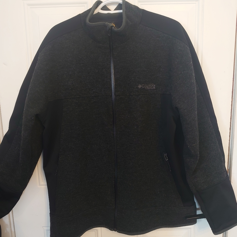 Columbia Titanium mens Large winter jacket